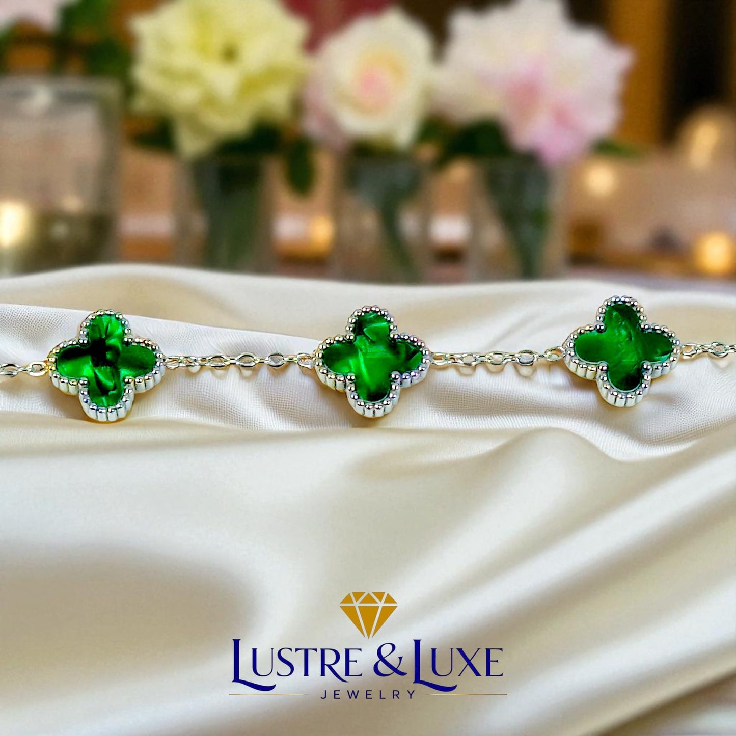 Four Leaf Clover Bracelet for Women – White Gold Plated 316L Stainless Steel, Double-Sided Mother of Pearl, Adjustable Lucky Charm Link Bracelet, Elegant Jewelry Gift for Her, Comes with gift Box.