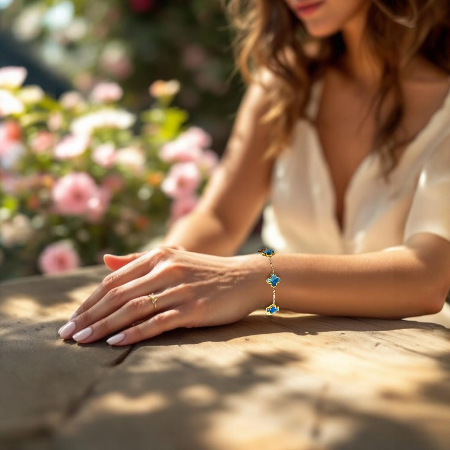 Four Leaf Clover Bracelet for Women - 18K Gold Plated 316L Stainless Steel, Double-Sided Mother of Pearl Charm, Adjustable Link Lucky Bracelet, Elegant Jewelry Gift for Her with Gift Box