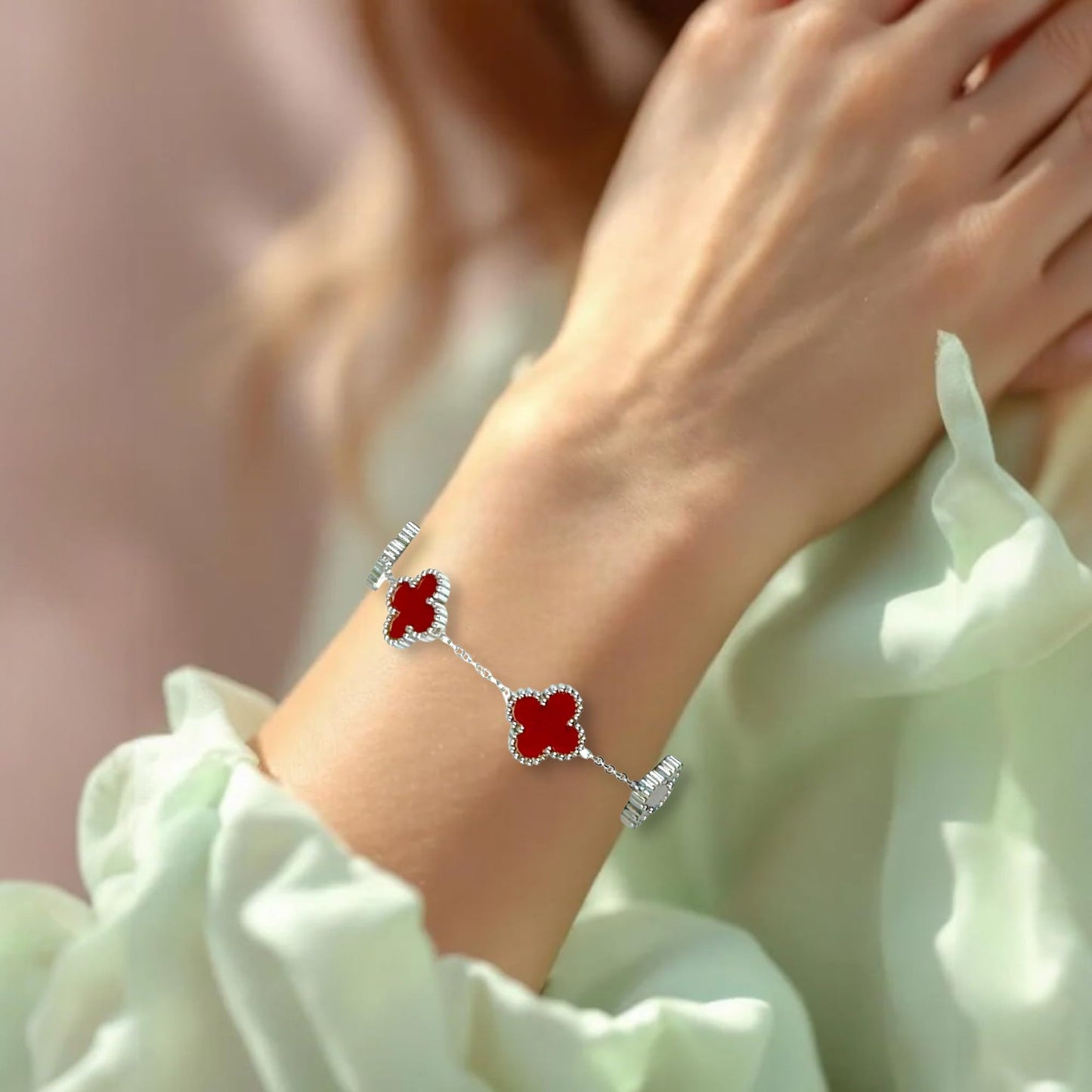 Four Leaf Clover Bracelet for Women – White Gold Plated 316L Stainless Steel, Double-Sided Mother of Pearl, Adjustable Lucky Charm Link Bracelet, Elegant Jewelry Gift for Her, Comes with gift Box.