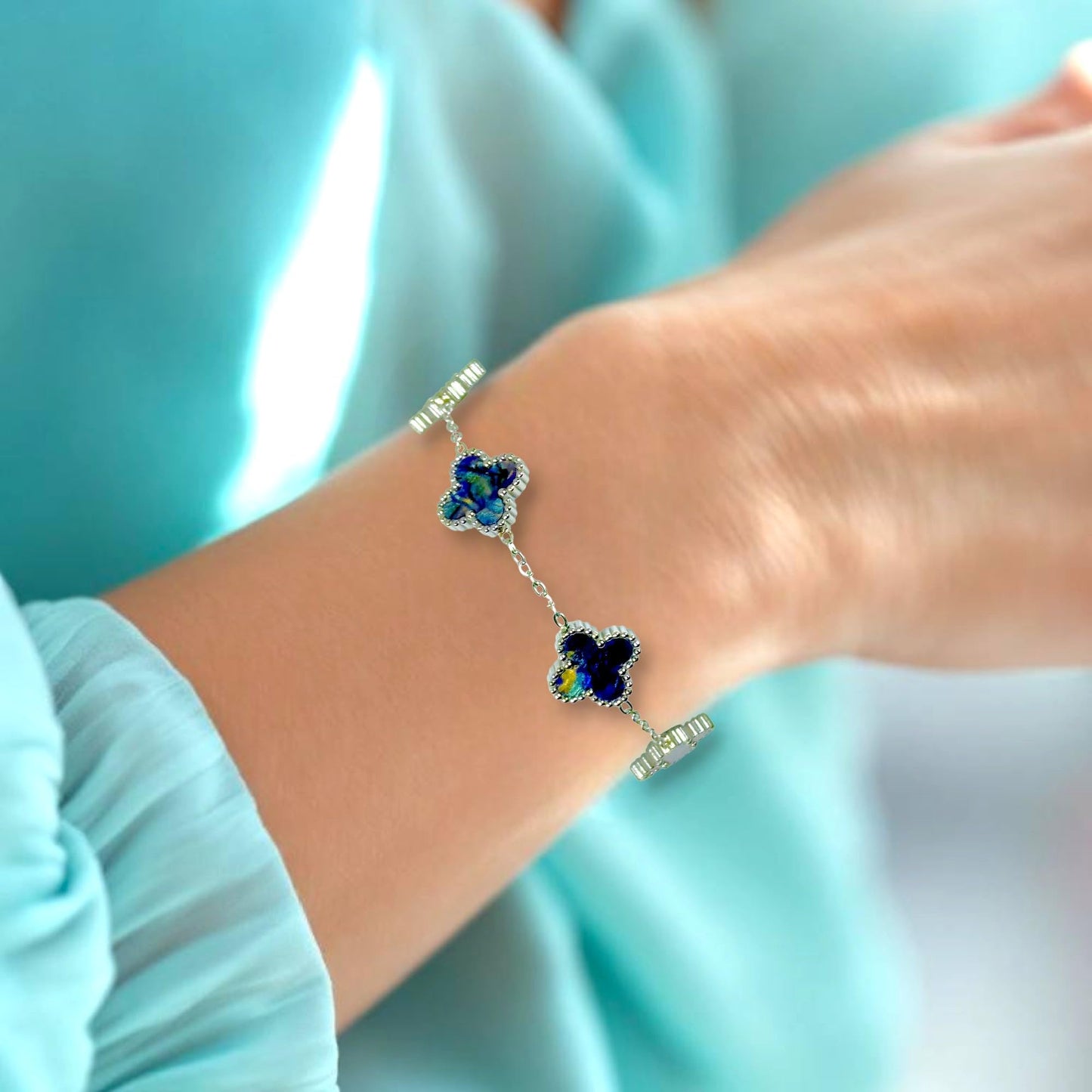 Four Leaf Clover Bracelet for Women – White Gold Plated 316L Stainless Steel, Double-Sided Mother of Pearl, Adjustable Lucky Charm Link Bracelet, Elegant Jewelry Gift for Her, Comes with gift Box.