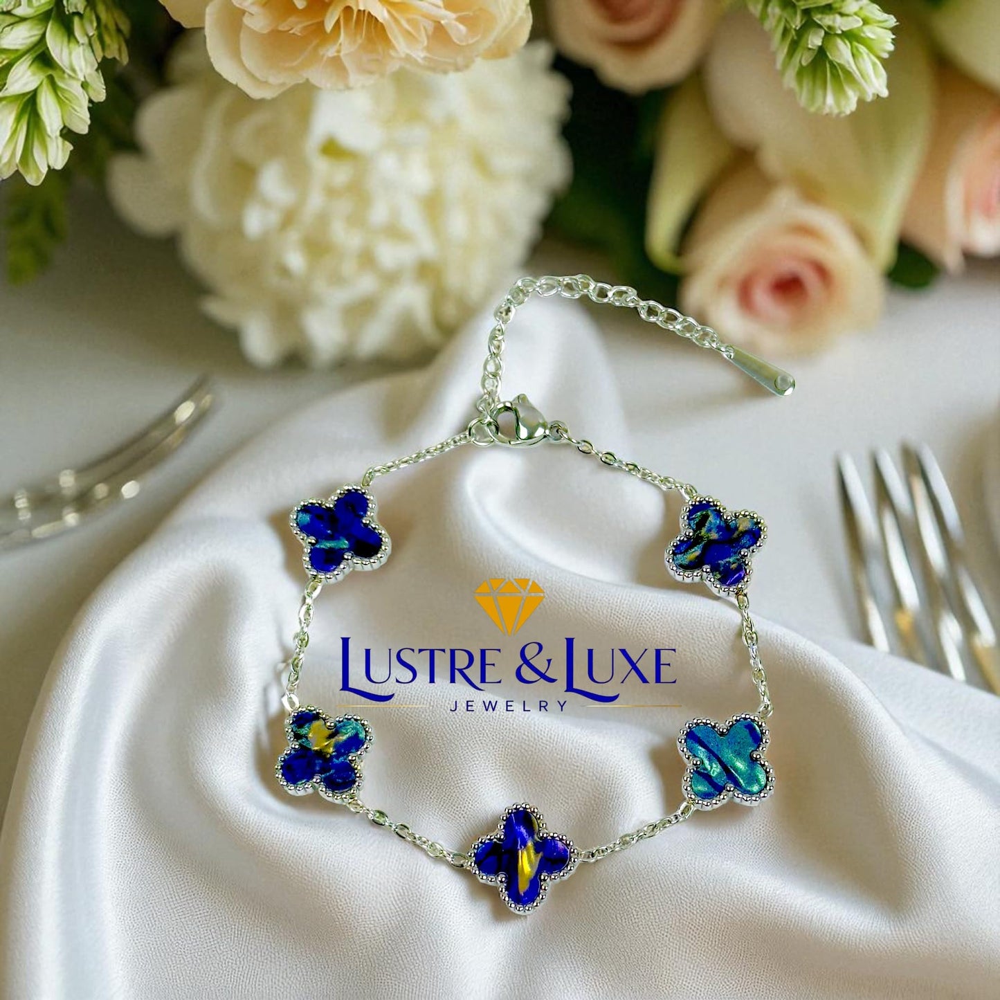 Four Leaf Clover Bracelet for Women – White Gold Plated 316L Stainless Steel, Double-Sided Mother of Pearl, Adjustable Lucky Charm Link Bracelet, Elegant Jewelry Gift for Her, Comes with gift Box.