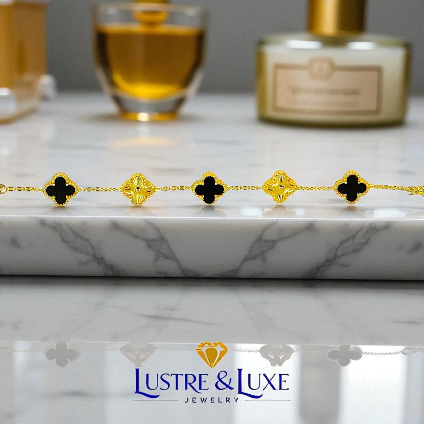 Four Leaf Clover Bracelet for Women – 18K Gold Plated 316L Stainless Steel, Double-Sided Mother of Pearl, Adjustable Lucky Charm Link Bracelet, Elegant Jewelry Gift for Her, Comes with gift Box.