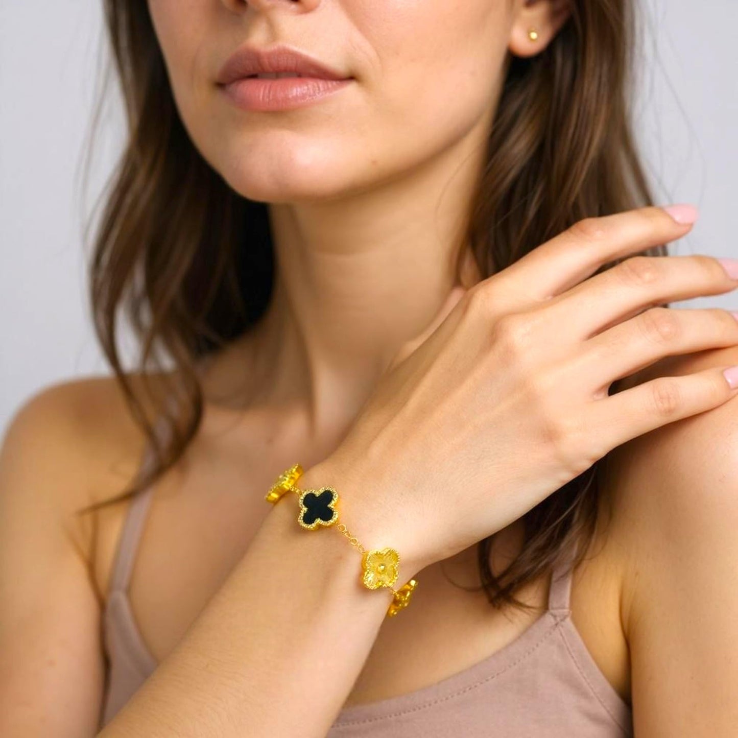 Four Leaf Clover Bracelet for Women – 18K Gold Plated 316L Stainless Steel, Double-Sided Mother of Pearl, Adjustable Lucky Charm Link Bracelet, Elegant Jewelry Gift for Her, Comes with gift Box.